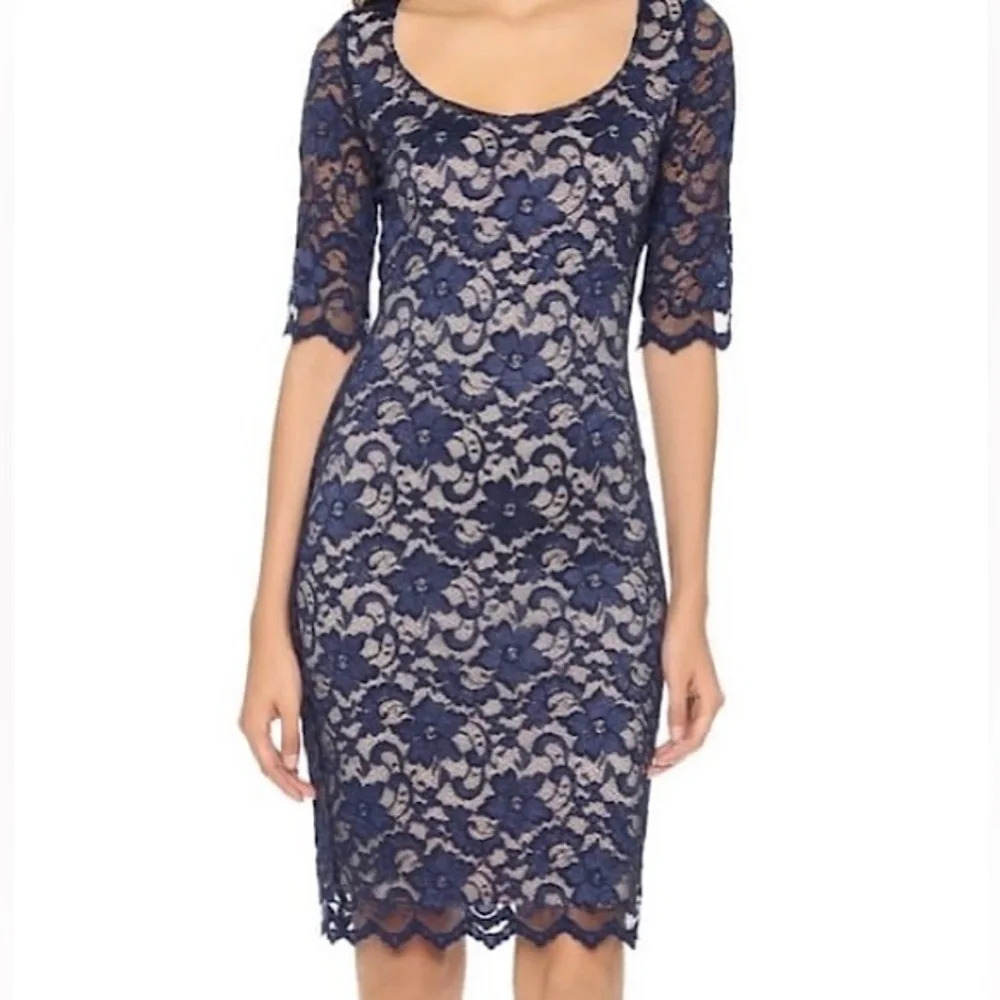 Badgley Mischka Women’s Alexandra Lace Dress in Navy Blue Size 4